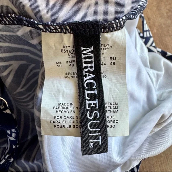 Miraclesuit Lush Lanai Love Knot Underwire Tankini Swimsuit Top Size 10 - Picture 10 of 10